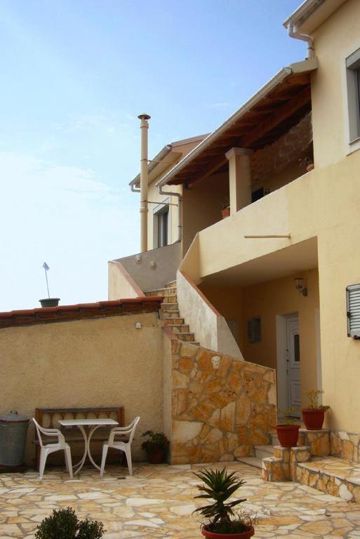 Hellmann Apartments Afionas Exterior photo